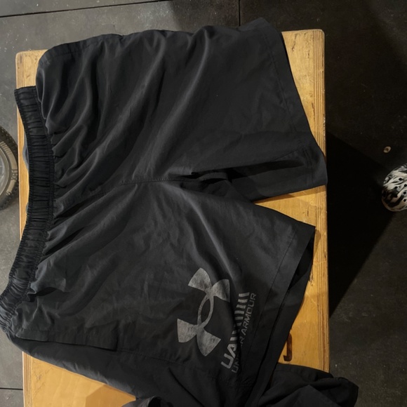 Under armour shorts - Picture 3 of 4